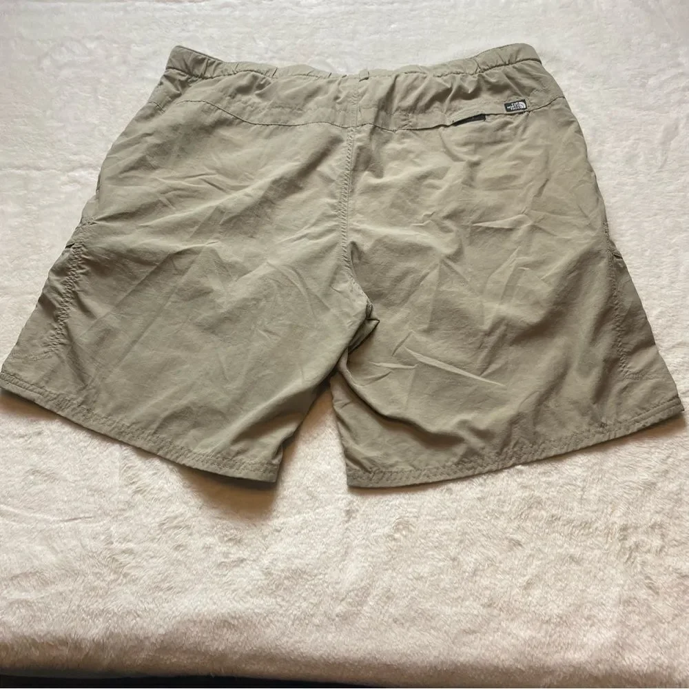 The North Face Light Khaki Shorts W/Mesh Liner